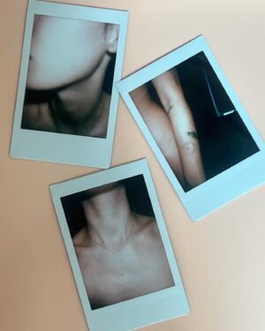 Olivia O'Brien Instagram - things are actually way funnier than u think they are. especially knees.