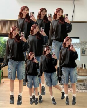 Olivia O'Brien Instagram - things are actually way funnier than u think they are. especially knees.