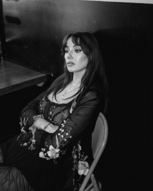 Olivia O'Brien Instagram - backstage baby 🎀