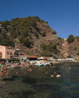 Olívia Ortiz Instagram - Isola Bella #Taormina #Sicilia