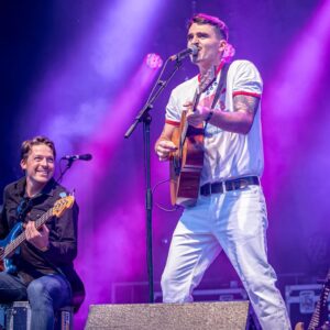 Olivier Couture Instagram - Merci @villedevicto pour la magnifique soirée💛