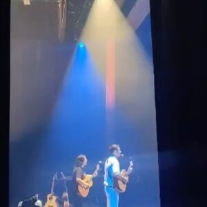 Olivier Couture Instagram - Au cours des derniers mois, j’ai eu l’immense privilège d’ouvrir pour @jonathanroy dans les plus belles salles de spectacles du Québec. Encore une fois, un énorme merci pour ça Jo. Je suis plus que reconnaissant de la belle opportunité que tu m’offres. 💐 

Je prendrai une petite pause de spectacle cet été pour écrire d’autres chansons. 

La tournée reprend cet automne, j’ai hâte. ❤️

@fiercetalentagency