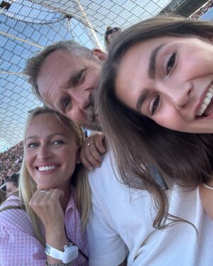 Ondřej Novotný Instagram - 🔥Taylor Swift🔥

Na TikTok mate delai recenzi, ale tady aspon kratce:
Taylor ma fenomenalni koncert☝️
3:30minut zabavy a woow momentu, ktere vas ani chvili nenudi. 

Atmosfera je jen tezko s necim srovnatelna.
Vykon samotne Taylor je precizni, nevypadne z role, pritom stale velmi lidsky a dokaze te namotat, ikdyz neznas jeji tvorbu.

Scena, tanecnici a napady, ktere vse provazi jsou bez chyby a tonjak fanousci sami dotvareji pripravenyma rekvizitama koncert je jedinecne.

10/10 a zazitek jak blazen🔥

Videli jste? Co na to rikate Vy?