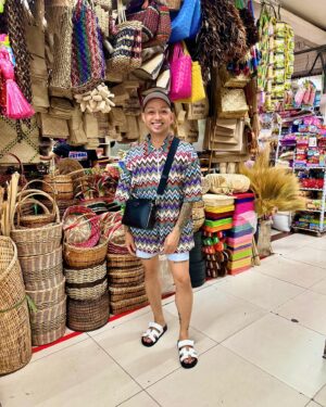 Ongina Instagram - A few memories I wanted to share from the Philippines! 
(Excited to go back in January 2025 for a truly amazing trip - if you’d like to join us, go to ongina.net for more info!)

1. Divisoria Market 
2. Taking it all in (I haven’t been since I was young!)
3. Inihaw!  OMG SO GOOD!
4. Pearlito @pearlito_maslog and I about to buy some FRADA! 😝 
5. Just showing how busy it is at the market!
6. Interview with the queens before Drag Revolution Manila!
7. Divisoria sign.
8. Supporting Rampa @rampadragclub and they announced me as someone else 😂 
9. For the fashion people - you can get Celine and Coach in one at the market 
10. With the beautiful @corazonfilipinas 🥰