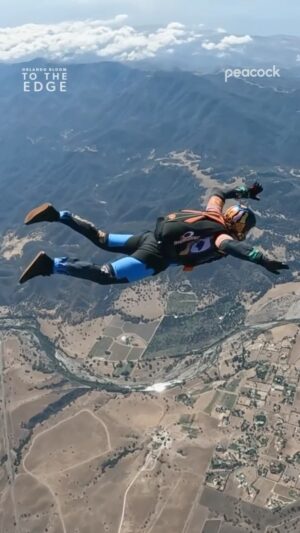 Orlando Bloom Instagram - Happy World Skydiving Day from me and my Uncle Chris 👊… loved jumping with my uncle and learning from the one and only @lukeaikins 🙌 #ToTheEdge