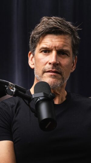 Osher Günsberg Instagram - Why Osher decided to change his name at 38-years of age. 🙏

New Straight Talk with @osher_gunsberg is out now.

Search for Straight Talk with Mark Bouris wherever you get your podcasts, or check the link in the bio to listen now.
