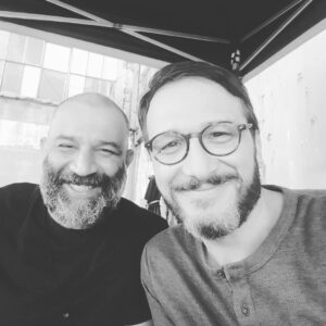 Osman Sonant Instagram - Bir temmuz sabahı  #sıcakkafa @sevketcoruh (Kavuklu ile Pişekâr:)