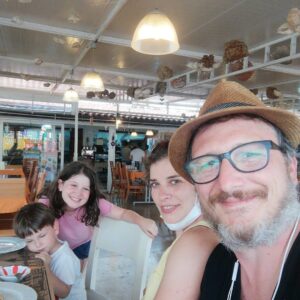 Osman Sonant Instagram - Aile keyfi, İzmir...