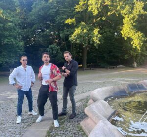 Otar Saralidze Instagram - Man power…
🐺🐺🐺
Is nothing without a woman in his life 💃
#hangover #whathappensinwarsawstayinwarsaw