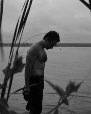 Otar Saralidze Instagram - My friend and a wonderful photographer @wanda.sz  decided to check out the the local lake and snap some pics of me in the water. Here is a glimpse of a black and white. No filters, no makeup . Just me and her pure talent. 
Last pic represents the reality my dears. 🦌 ❤
Still 🇺🇦 in my heart
@dreamteam_agencja_aktorska