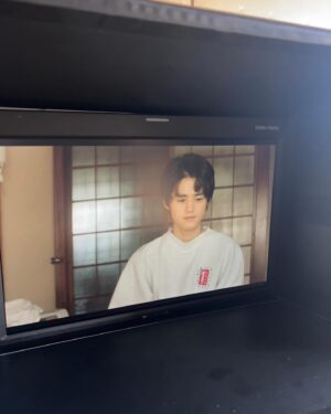 Ouji Suzuka Instagram - 今夜24:12からドラマ24「闇バイト家族」第一話が放送されます。
　

人生どん底の5人がニセ家族を演じながら、闇バイトを繰り返していく痛快エンターテイメントです！！

気軽に楽しく観ていただける作品になっています🙋‍♂️

皆様の疲れを少しでも癒すことができたり、笑顔を届けられますように。

#闇バイト家族
