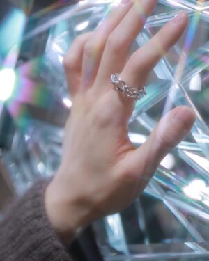 Ouji Suzuka Instagram - Tiffany 表参道

新作のアクセサリーもかわいかったし、クリスマスのオーナメントも素敵でした🙂

#Tiffanyandco
#TiffanyForge 
#TiffanyPartner
@tiffanyandco
