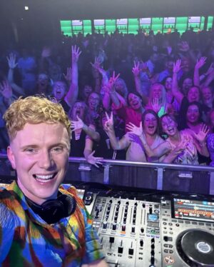 Owain Wyn Evans Instagram - Played some BIG camp classics today @dayfeveruk 💅🏻 So much joy and good energy in this packed room… could have stayed all afternoon! Done and dusted and home in time for a lil gin-ette on the sofa 🥰 Day dancing is the future! See you in Cardiff in a couple of weeks bebè xxx
