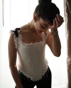 Actress Özge Gürel HD Instagram Photos and Wallpapers June 2024