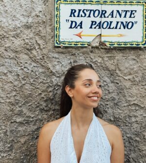 Özge Özaçar Instagram - Capri, Sorrento, Napoli, e amore mio 💛