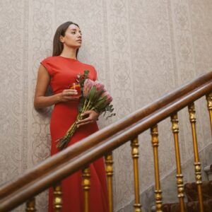 Özge Özaçar Instagram - Italian dream comes alive at the Venice Film Festival, where cinema meets the timeless elegance of Negroni and the allure of Venice! Excited to be invited by Campari Global to Venice Film Festival @labiennale again, celebrating the art of film in such an iconic city! 🎞️🇮🇹

#WeAreCinema #EnjoyResponsibly #ad #Venezia81