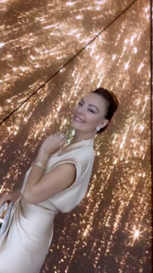 Özge Özder Instagram - ✨Special Thanks … 
@beegoddessjewellery #reklam #altınkelebek