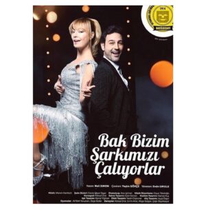Özge Özder Instagram - Hayatıma yeni giren dev bir heyecanla @1923muzikal ile kutlamak istedim benim için anlamı çok büyük bu günü… 

Cumhuriyetimizin 100. yılında, gelmiş geçmiş en görkemli ve en büyük sahne üstü buluşmasında hem mesleğime,hem de vatana bir saygı duruşu benim için bu büyük proje..Bir parçası olmaktan ne kadar gurur duysam, vesile olanlara ne kadar teşekkür etsem az..Sahne üstünde yaptığım kilometrenin cevabını verir gibi davrandı bana hayat.. Aldım kabul ettim..Teşekkür ederim Tanrım..Bazen sadece bir oyuna seçilmek,seçilmiş kişi gibi hissettirir insana..İşte bu da öyle bir proje..izleyince sizin de aynı şeyleri hissedeceğinizi umuyorum..Başta, birlikte üçüncü oyunumu yaptığım canım yönetmenlerim @mehmetergen8 @lerzanpamir e gönülden teşekkür ederim..@sehirtiyatrolari evim derim ya hep,ikinci evimiz @zorlu_psm ve geri dönmek çok mutluluk verici. @1923muzikal heyacanı sayesinde yol arkadaşlığı yapmaya başladığım @sakm_online @piuent @sadrialisik @keremalisik @ecedizdar @sabritulugtirpanofficial @beyhanmurphy @yektakopan @mertdilekk isimlerimizin yan yana gelişi bile heyecan veriyor.Hepinizin ve emeği geçen tüm ekip arkadaşlarımın #27martdünyatiyatrogünü nü yürekten kutluyorum. 🎈
Ve hayatıma beni ben yapmak için girdiğini düşündüğüm, on yıllardır “ana vatanım, atardamarım” dediğim canım mesleğim,canım tiyatro..Kendini gerçekleştirmek,kendini seçmek,kendini inşa etmek kavramları senin sayende gerçek oldu kişisel tarihimde..Bugün iyi kalpli, duyarlı,dünyaya ve yaşam döngüsüne saygılı,disiplinli ama bir o kadar neşeli,umutlu,pozitif ve güçlüysem eğer bu meslek sayesindedir..Teşekkür ederim ben seni seçerken ve kutsarken, sen de beni seçtiğin ve hep alkışla,ödülle,şefkatle beni kucakladığın için.. Düştüğümde,çıktığımda, ağladığımda,güldüğümde, umutsuz,yalnız,yada fazla kalabalık hissettiğimde en dürüst ve dobra yol arkadaşım hep tiyatro oldu..Tüm sorularımın cevabını aynada yüzüme bakar gibi mesleğimde buldum ben..Bugün mesleğimin,oyunculuğun sayesinde kendini milyonlara duyurmuş alaylı,konservatuarlı binlerce insan var.Bu mesleğe vefa duyup oyunculuk adına kendine bir nebze olsun eğitim katan tüm gerçek tiyatro emekçilerinin günü kutlu olsun.. Nicelerine..Alkışlarla🎈