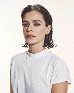 Özge Özpirinçci Instagram - #headshot 🤍 @karademirburcu 🖤