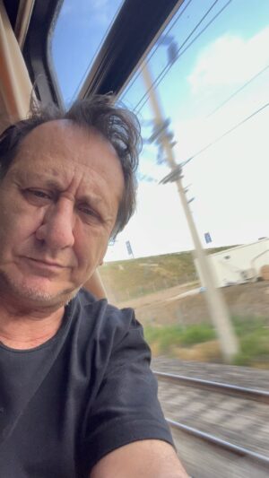 Özgür Ozan Instagram - İstanbul-Ankara #ankaraexpresi “Yataklı” @derindenizozan 🚂 😍