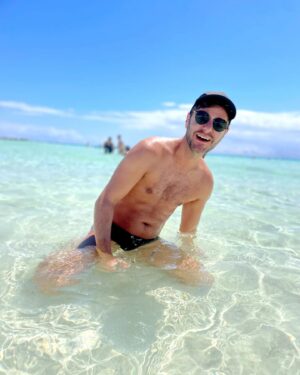 PL Cloutier Instagram - Ça fait des années que je viens en vacances au Mexique et je n'avais jamais vu la plage de Cancun aussi belle!! Wadawow!!! 🤩🤩🤩

📸 @mlle_jess_