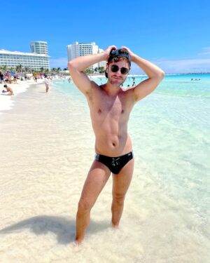 PL Cloutier Instagram - Ça fait des années que je viens en vacances au Mexique et je n'avais jamais vu la plage de Cancun aussi belle!! Wadawow!!! 🤩🤩🤩

📸 @mlle_jess_