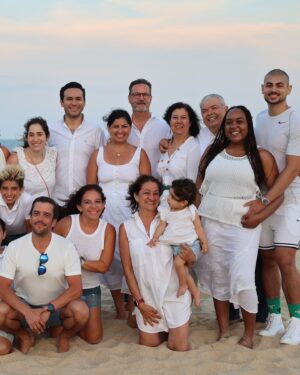 Pablo Astiazarán Instagram - Familia ❤️.
Los que somos y los que elegimos, pero todos familia.
Cabo San Lucas - Baja California Sur.
Junio, 2024