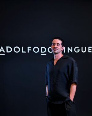 Pablo Astiazarán Instagram - Y luego, la otra noche, @adolfodominguezofficial armó la fiesta.

.
.
.
.

@adolfodominguezofficial #ikigai