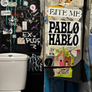 Pablo Astiazarán Instagram - Ratitos a pie, y ratitos andando.