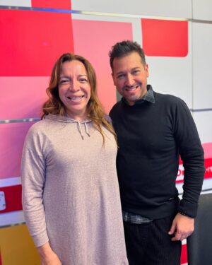 Pablo Ruiz Instagram - ❤️‍🔥LUJAZO DE VIERNES: vino @pabloruizoficial ❤️‍🔥

Cantamos, hablamos y nos reímos en #ArribaBebé‼️

🔗Reviví la nota completa en nuestro canal de YouTube