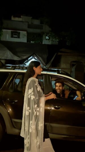 Palak Lalwani Instagram - Akele Akele ft. @pallakl 

#comedyvideo #originalcontent #funnyvideo