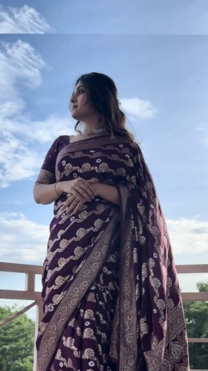 Pallavi Patil Instagram - 🍁🍁🍁
.
.
Styled by @rent_and_celebrate 
Hair by @jalpapatel.mua
.
.
#dahihandi #event #greatful #pallavipatil