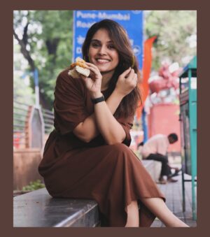 Pallavi Patil Instagram - तुम्हाला वडापाव आवडतो का ??
.
.
Photography by @saneshashank
.
.
#vadapav #worldvadapavday #pallavipatil