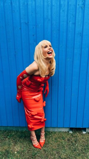Paloma Faith Instagram - No chance am i getting these shoes muddy ! Thanks @amp0604 

Wearing @casadeiofficial @cultnaked @cest_jeanne