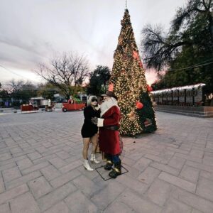 Pamela Chup Instagram - No te preocupes por pasarla bien estas fechas. Preocúpate por vivir bien todos los días. No te deprimas si las cosas no se dan para este fin de año. Vendrán tiempos mejores. 🫶🏻