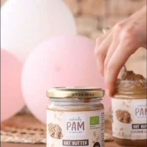 Pamela Reif Instagram - anzeige | 28 🎈😭   the launch OF MY DREAMS! Let’s turn my bday into your happy day: -28% discount on everything (highest sale eveeeer) and the launch of the OAT BUTTER! 

This is cookie dough in a jar - nut butter without nuts - an oat cream that tastes like Butterkeks Teig… 🥲 

💌 My Love Letter: This is everything I ever wanted and needed in my life! I am so addicted, I’ve never been AS addicted to one of my products. Since owning the first sample, not even ONE day has passed without me eating it 🤣🤣🤣🤣

🥄 Texture: Like cookie dough. Not as fatty and sticky as nut butter, a bit chunkier (also grober und vollmundiger), so it has more bite to it. Similar to eating the dough whenever you grandma was baking butter cookies with a hint of vanilla. Soft & not too sweet. 

Facts:
- All natural, gluten free, organic, vegan 
- Only 10g of sugar per 100g (and you won’t eat 100g at once)
- No artificial sweeteners or flavourings
- High quality oils: Shea butter   olive oil. No sunflower oils, etc. 
- Perfecttttt to spoon right out of the jar 
- Also perfect on bread, croissants (crookie ufff), corn cakes, chocolate or with fruits 
- This will make your life better. Trust me. 

… and remember to use the 28% sale!!