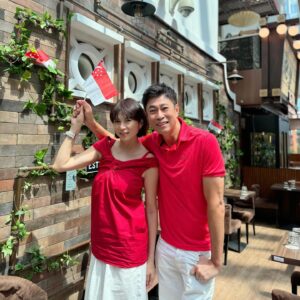 Pan Lingling Instagram - HAPPY BIRTHDAY SINGAPORE 🇸🇬🇸🇬🇸🇬🇸🇬🇸🇬
❤️🤍❤️🤍❤️🤍❤️🤍❤️
我的祖国🇸🇬生日快乐❤️🤍
#happynationaldaysingapore 
#新加坡
#新加坡国庆曰
#singapore 
#我的袓国
#黄世南 
#潘玲玲