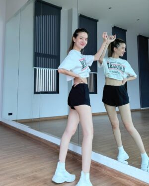Panisara Rikulsurakan Instagram - 👧🏻👧🏻