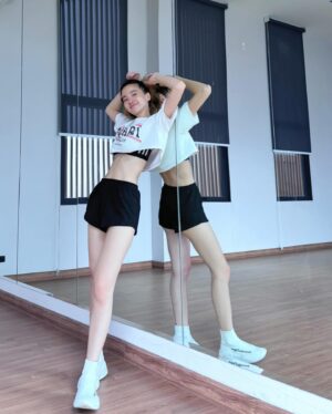 Panisara Rikulsurakan Instagram - 👧🏻👧🏻