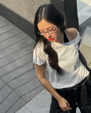 Pansa Vosbein Instagram - 🩷🖤

#Balenciaga #10XLSneaker