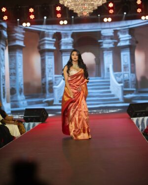 Paoli Dam Instagram - A legacy of tradition and beauty—honored to walk for Ananda Saree’s golden milestone.

Thanks to the entire team for pulling off this gorgeous look so seamlessly and with pure dedication.

makeup @abhijitpl2 
hair @hairstylist_chandra 
styling @rabhisek assisted by @rinkikhatoon 
saree @anandasarees_ 
jewellery @sencogoldanddiamonds 
👡 @inc5official 
clicked @priyatoshsinharoy9 
@dishagupta.6 
managed by @decalogue_mgmt 

#timeless #ananda #saree #50years #kolkata #paolidam #paoli #actrees