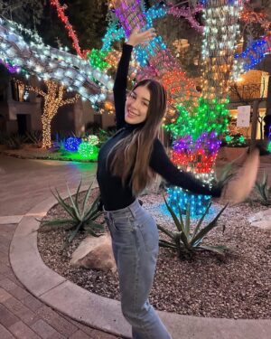 Paris Smith Instagram - happy new year 🎊🎈cheers to a happy, hopeful, and healthy 2023 ❤️ lots of love!