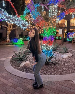 Paris Smith Instagram - happy new year 🎊🎈cheers to a happy, hopeful, and healthy 2023 ❤️ lots of love!