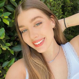 Paris Smith Instagram - feeling green 🍃🌱🌿