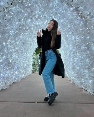 Paris Smith Instagram - happy new year 🎊🎈cheers to a happy, hopeful, and healthy 2023 ❤️ lots of love!