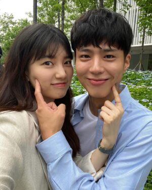 Park Bo-gum Instagram - I WISH YOU ALL HAPPINESS!
밥 잘 먹고, 잠 잘 자고, 운동 열심히💫