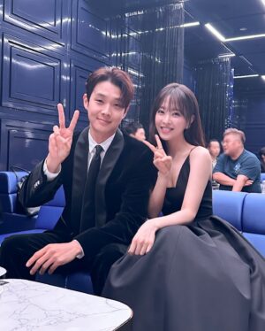 Park Bo-young Instagram - 좋은 자리에서 뜻깊은 작품으로 큰 상 주셔서 감사합니다💗
평소에도 응원하고 좋아했던 선,후배,동료분들을 만나서 더 즐거웠습니다🥰 
정신병동에도 아침이 와요를 사랑해 주시고 애정해 주신 모든 분들께 감사드립니다😂💕