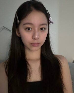Park Ji-hu Instagram - 더워도 H(u)appy 🌬️🩵