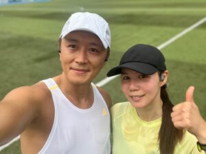 Park Si-eun Instagram - 오늘도 나와의싸움에서 승리했다~이사실이 제일 기쁨요🤗😁💕
생각하지말고 나가세요~😋
오늘하루도 화이팅❣️❣️

#러닝#부부#러너#새벽#운동#훈련#땀범벅#나와의싸움
나의러닝선생 연진아 @yeounjin2664 숙제 끝 🤍