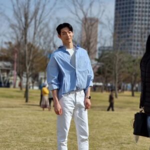 Park Young-woon Instagram - #NETFLIX #더패뷸러스 잠깐이었지만 재밌게 촬영했습니다🫡

예쁘게 찍어주신 @jobo_teamworks 감독님 감사합니다🤣🤣